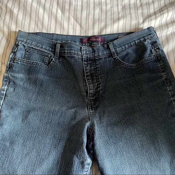 Women’s Gloria Vanderbilt ‘Alana’ Straight Leg Jeans - Dark Blue Jean - Plus - Picture 3 of 14